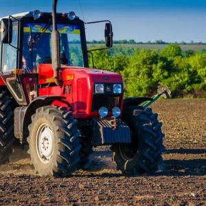 Tractor maintenance in different periods