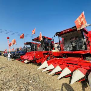 Promote corn harvest to reduce losses Weichai Lovol Paints the 