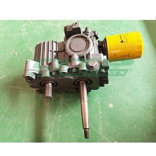 KUBOTA DC60 DC70 DC93 DC105X combine Harvester Parts HST Pump KUBOTA DC60 DC70 DC93 DC105X combine Harvester Parts HST Pump